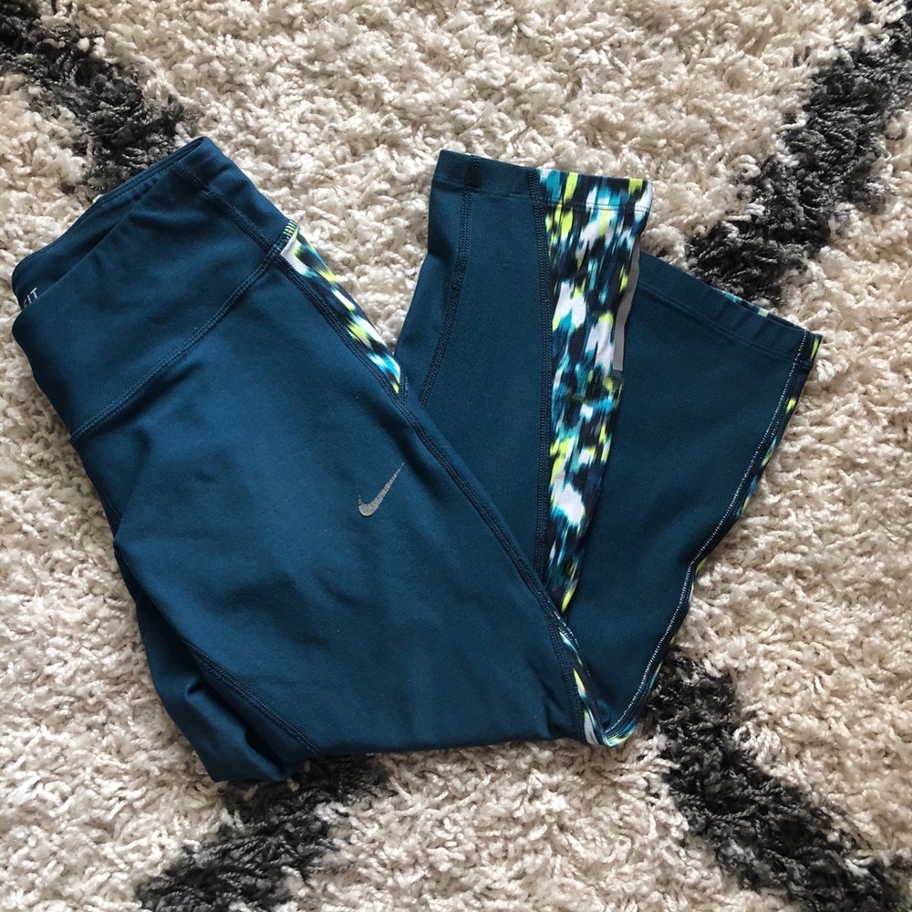 Nike cropped leggings